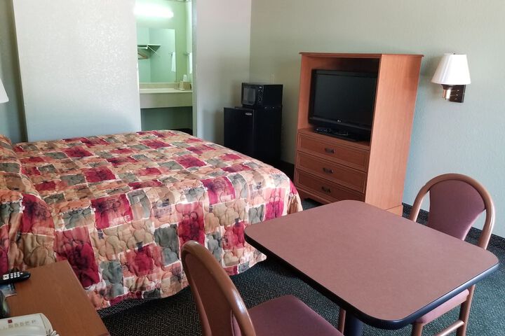 Room 25 of 27
