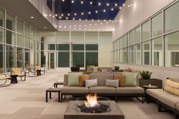 Hotel Exterior 74 of 75