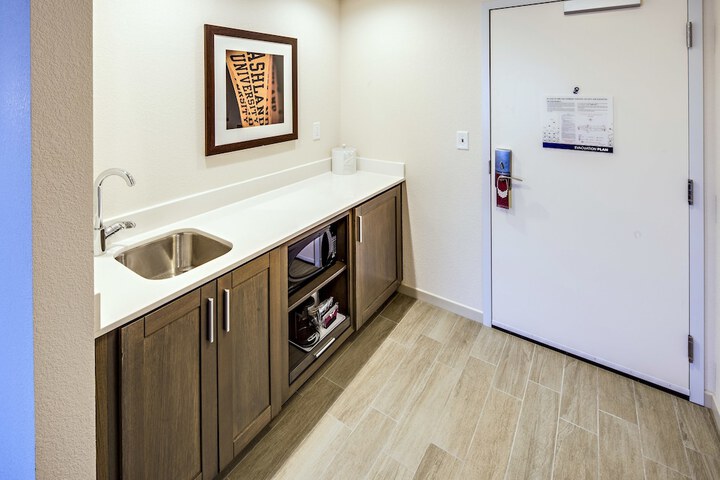 Hampton Inn & Suites Ashland