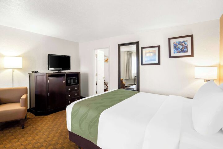 Room 27 of 42