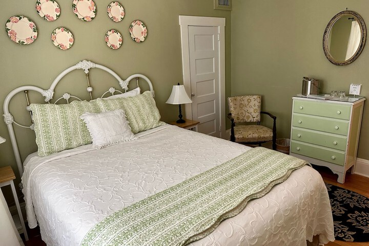 Room 30 of 113