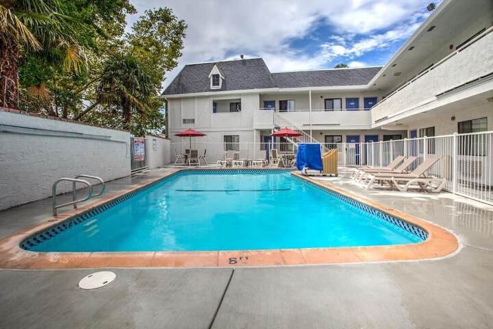 Pool 9 of 65