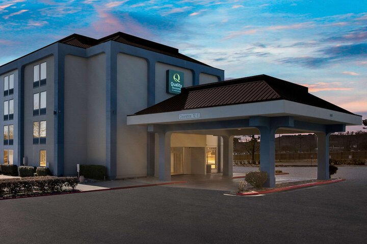 Hotel 4 of 40