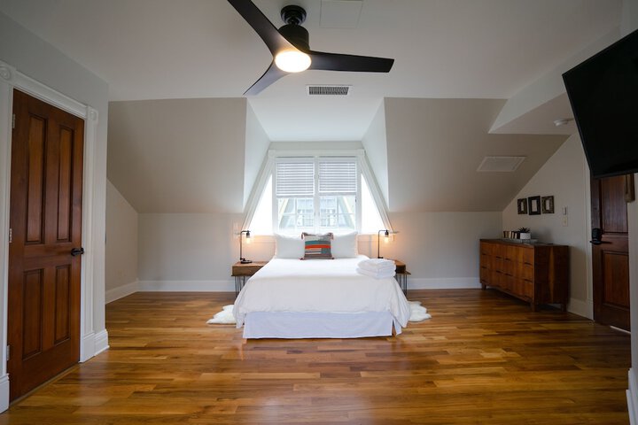 Room 48 of 112