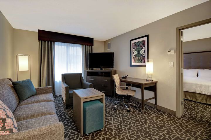 Homewood Suites by Hilton Edgewater