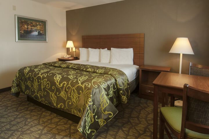 Room 6 of 27
