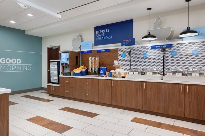 Holiday Inn Express Calhoun South by IHG