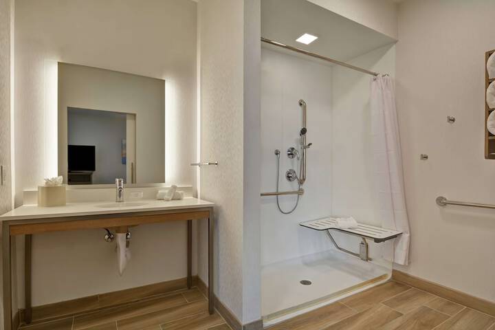 Room 44 of 67