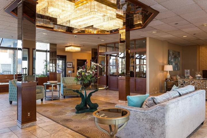 Promenade Inn & Suites Oceanfront