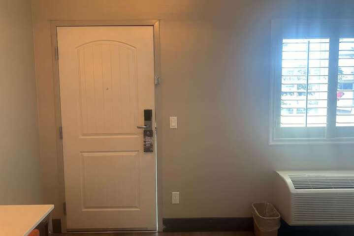 Room 20 of 103