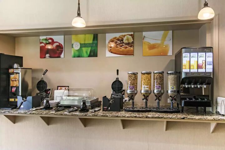 Breakfast/Coffee Service 50 of 54