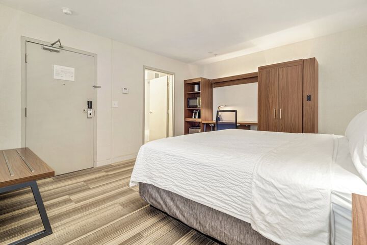 Room 186 of 348