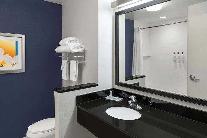 Fairfield Inn & Suites Calhoun