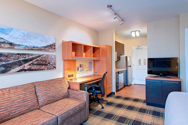 Room 10 of 22