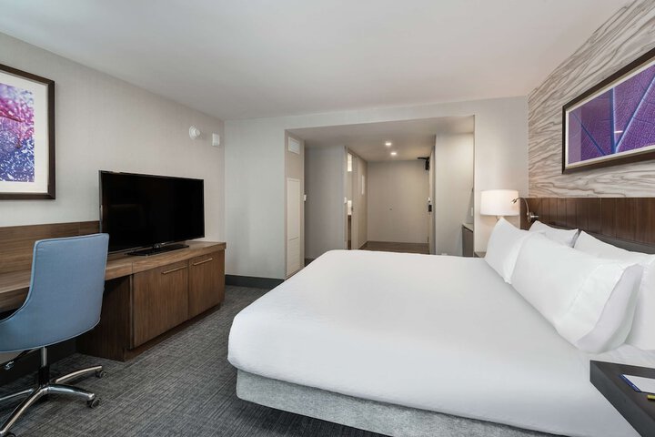 Room 25 of 64