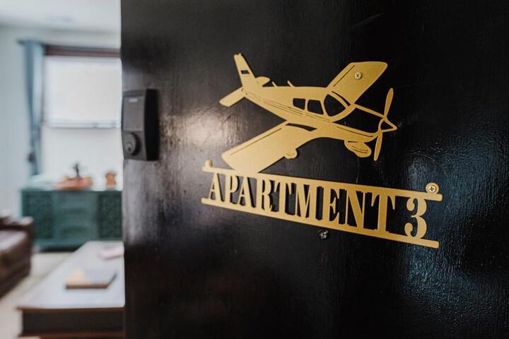 Sr Pilot Earhart Hangar Suite 2 br K & Q, 1 Ba
