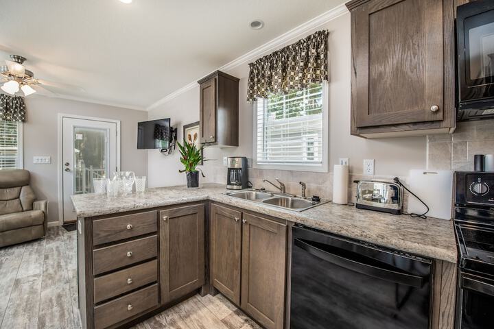 Waters Edge RV Resort