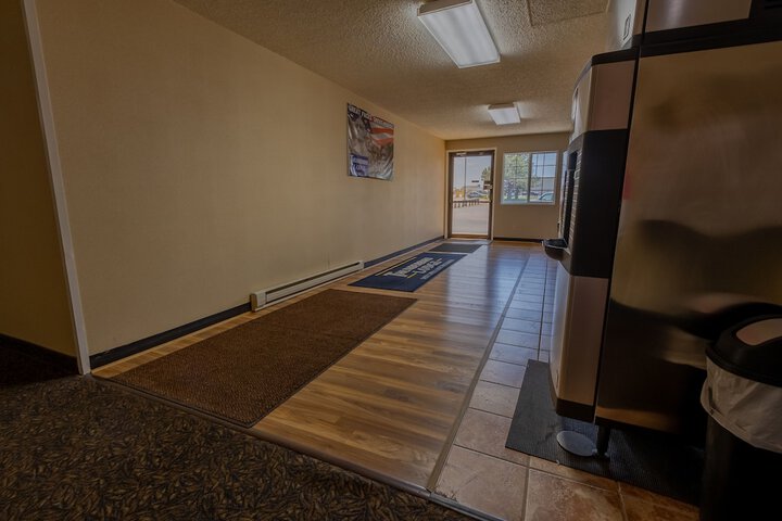 Ballroom/Hall 44 of 45