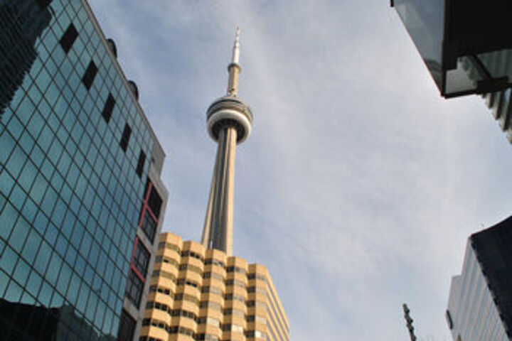 Livingsuites Toronto Front & John