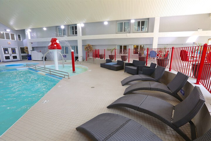 Pool 12 of 35