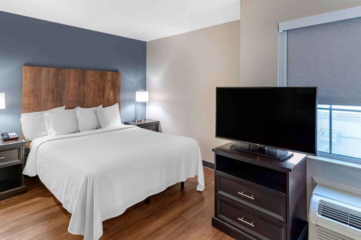 Room 16 of 30