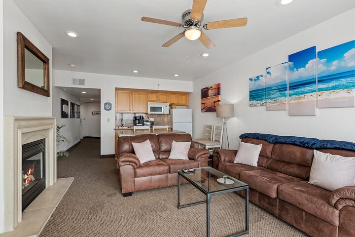 Beach House Inn & Suites