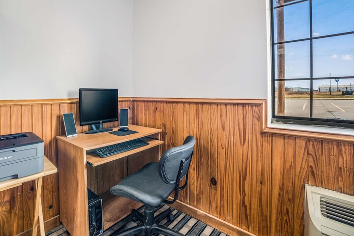 Business Center 46 of 46