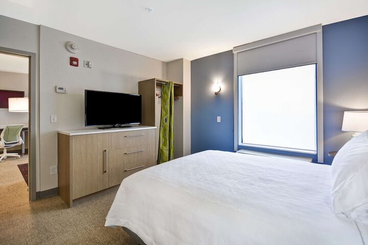 Room 21 of 38