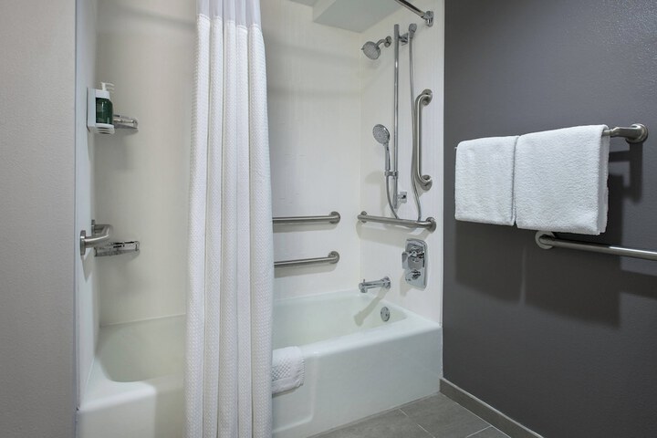 Courtyard by Marriott Norwalk