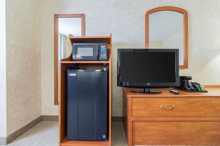 Room 25 of 49