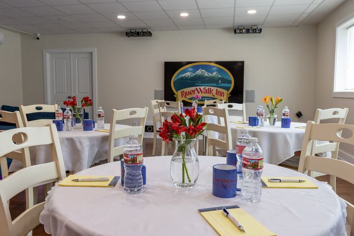 RiverWalk Inn