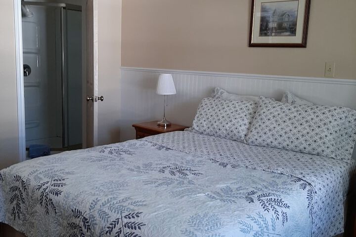 Room 5 of 6