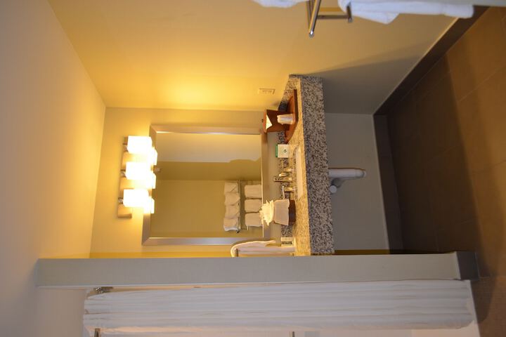 Room 35 of 91