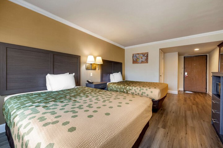 Room 8 of 31