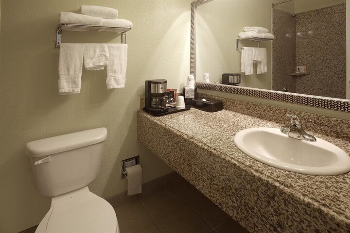 Room 9 of 14