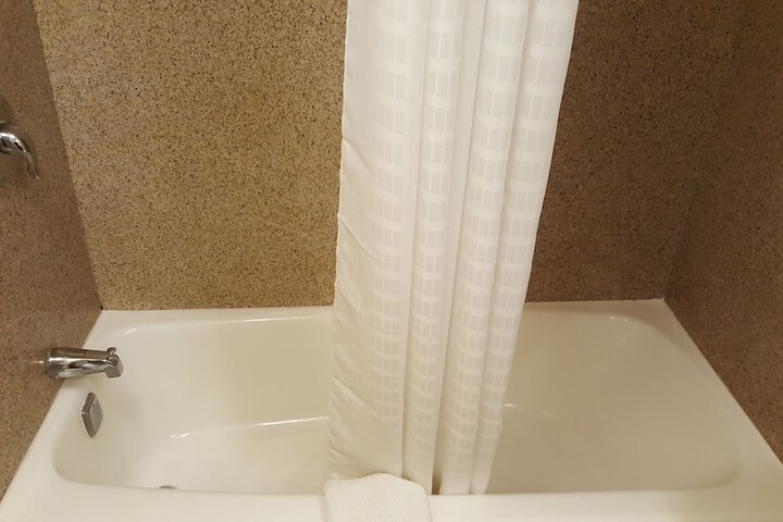 Room 21 of 40