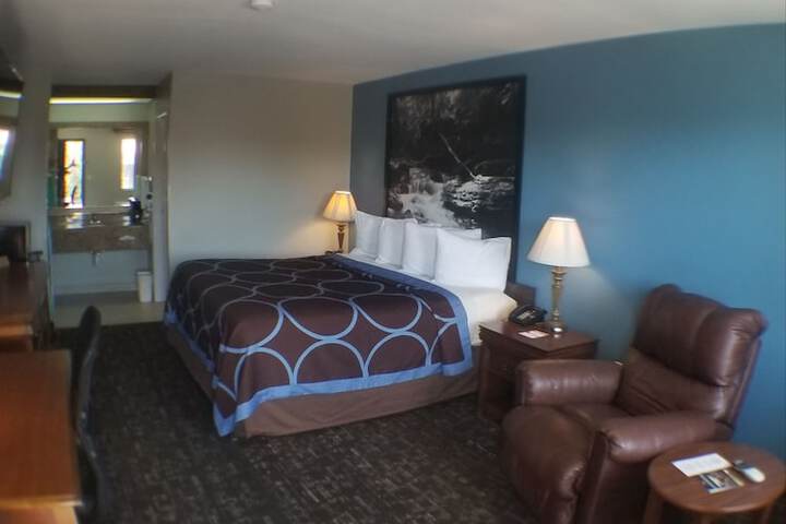 Super 8 by Wyndham McGehee