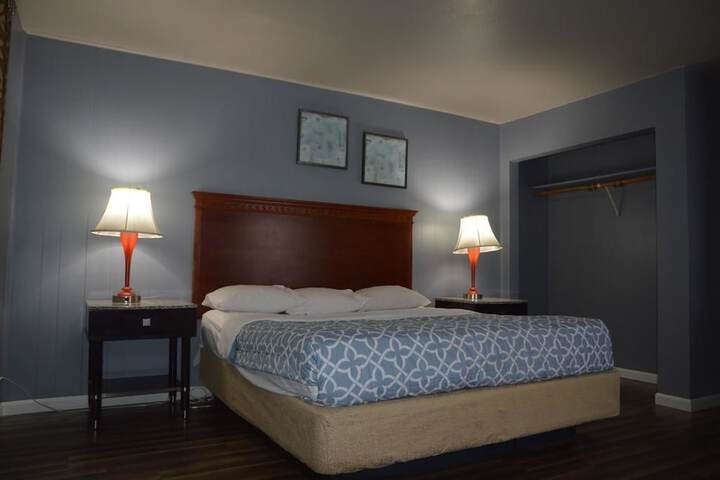 Room 5 of 14