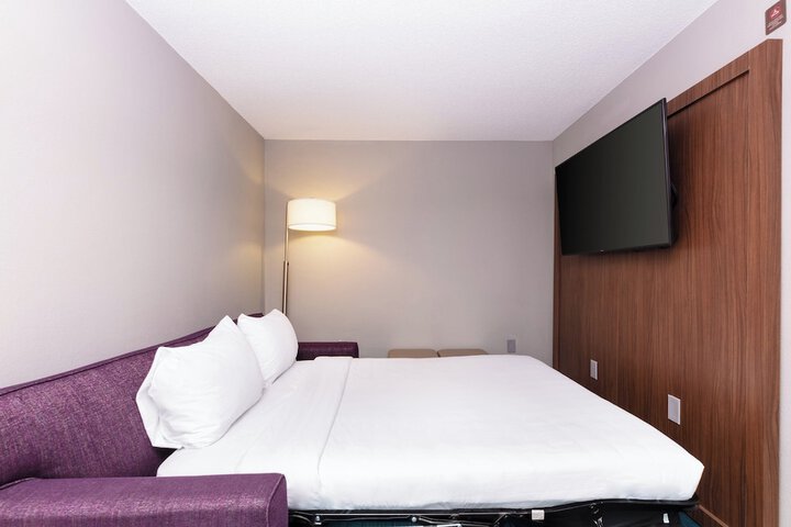Room 8 of 39