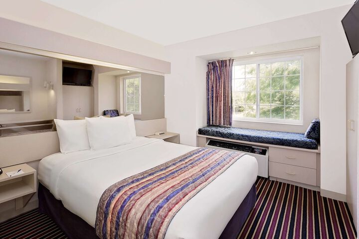 Room 5 of 19