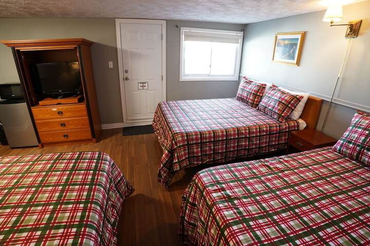Room 25 of 44
