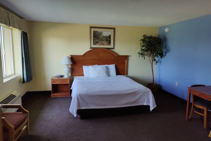 Room 9 of 33