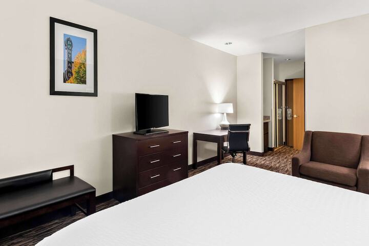 Room 30 of 39