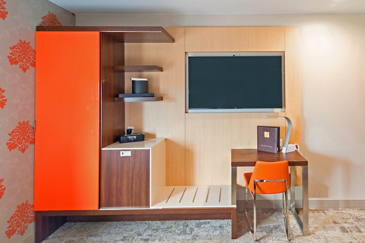 Room 28 of 40