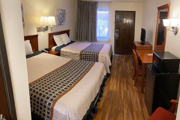 Room 4 of 32