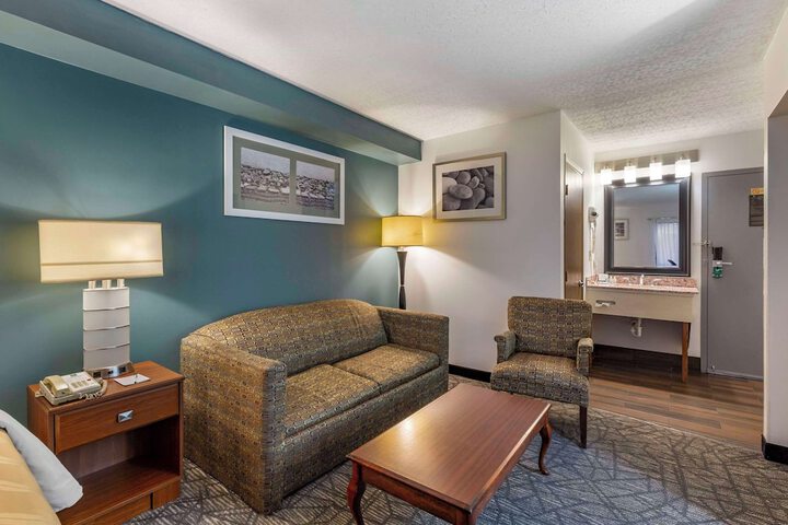Room 12 of 43