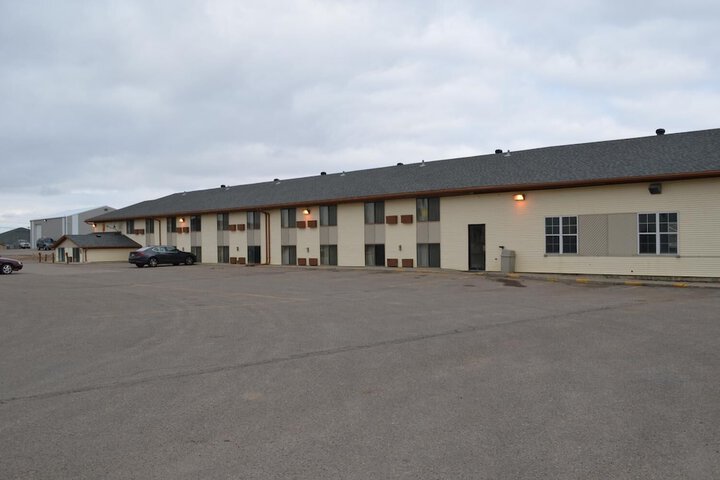 Super 8 by Wyndham Devils Lake