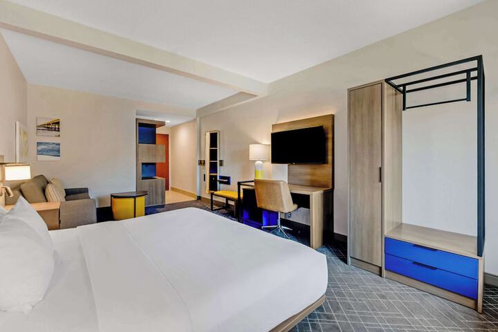 Room 16 of 35