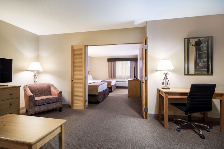 Best Western Golden Spike Inn & Suites