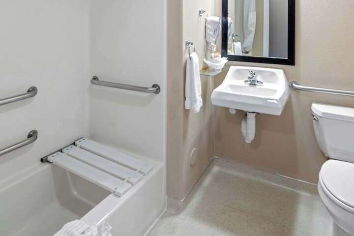 Room 124 of 183